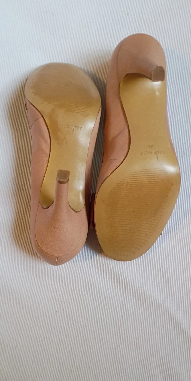 Nine West Women's Nude Bow Pump